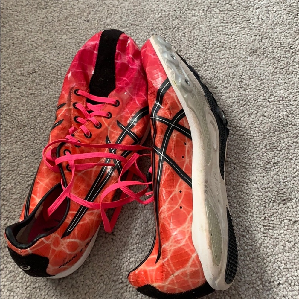 Track spikes